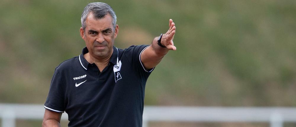 Klare Worte. Robin Dutt, Trainer des VfL Bochum, hält viel auf Fritz Keller.