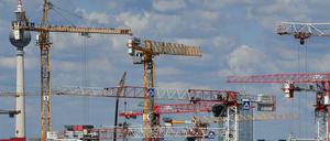 Es wird gebaut in Berlin, aber nach Meinung vieler Experten nicht genug.