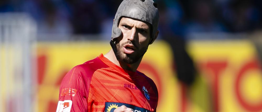 Helmpflicht für alle? Wenn es nach Paderborns Klaus Gjasula geht, dann ja.