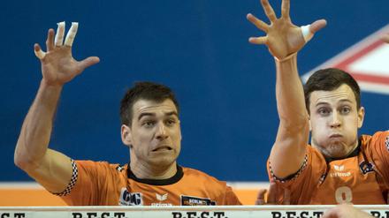 Back in town. Pierre Pujol (l.) trägt wieder das Trikot der BR Volleys.