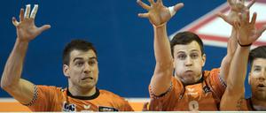Back in town. Pierre Pujol (l.) trägt wieder das Trikot der BR Volleys.