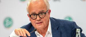 Alle mal zuhören! Fritz Keller stellte sich am Mittwoch in Berlin vor. 