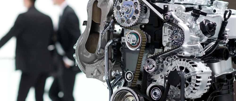 Ein Dieselmotor ist hochkomplex und wird mit einer ausgefeilten Software gesteuert, die von VW-Ingenieuren so manipuliert wurde, dass im normalen Straßenverkehr die Abgasreinigung nicht lief. 