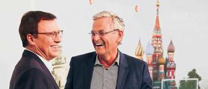 Da geht was! Bei sportlichen Großereignissen wie der Fußball-Weltmeisterschaft 2018 in Russland arbeiten ARD und ZDF eng zusammen. Darüber freuen sich nicht nur ARD-Programmdirektor Volker Herres (links) und ZDF-Chefredakteur Peter Frey.