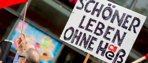 Gegen den zuletzt jährlich stattfindenden Aufmarsch demonstrierten Tausende. 2019 fiel er komplett aus. 