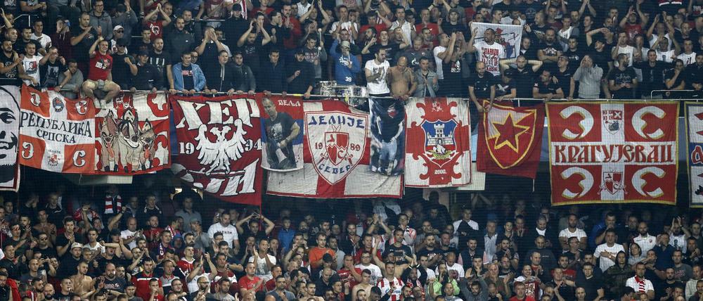 Zu unschönen Szenen kam es am Mittwoch zwischen Fans von Roter Stern Belgrad und denen der Young Boys Bern.