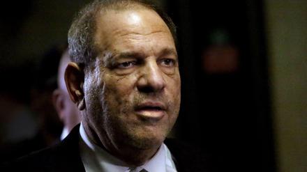 Angeklagt wegen mehrfacher Vergewaltigung. Harvey Weinstein.