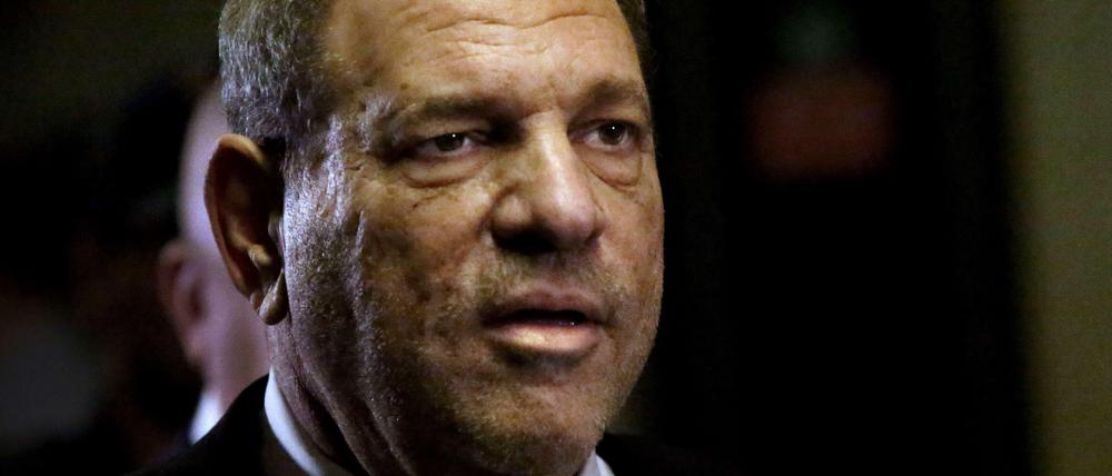 Angeklagt wegen mehrfacher Vergewaltigung. Harvey Weinstein.