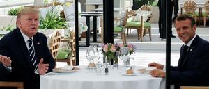 Donald Trump (l), Präsident der USA, und Emmanuel Macron, Präsident von Frankreich beim G7-Gipfel