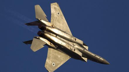Israelischer Kampfjet bei einer Flugshow (Archiv)