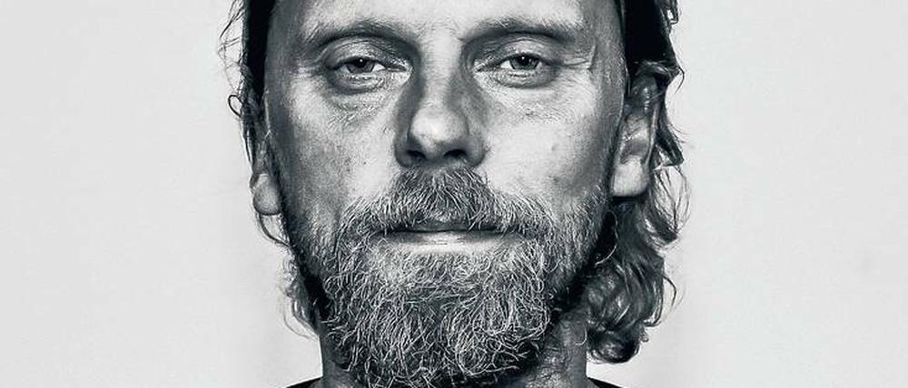 Kulturexperte, Autor und Musikliebhaber - in seinem aktuellen Buch „Das entfesselte Jahrzehnt“ analysiert Jens Balzer die 70er Jahre