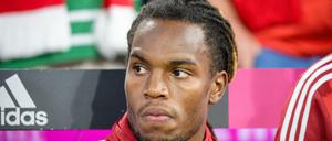 Lang genug auf der Bank gesessen. Renato Sanches bekommt seinen Willen. Er darf die Bayern verlassen. 