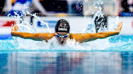 Elena Krawzow kam aus Kasachstan nach Deutschland und lernte erst mit 13 Jahren das Schwimmen.