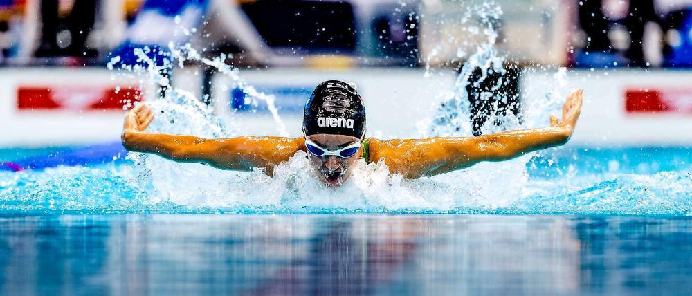 Elena Krawzow kam aus Kasachstan nach Deutschland und lernte erst mit 13 Jahren das Schwimmen.