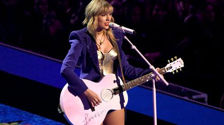 Taylor Swift bei der Bühne bei den MTV Video Music Awards 2019 in Newark.