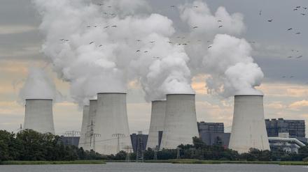Das Kohle-Kraftwerk Jänschwalde bei Cottbus wird von der LEAG betrieben.