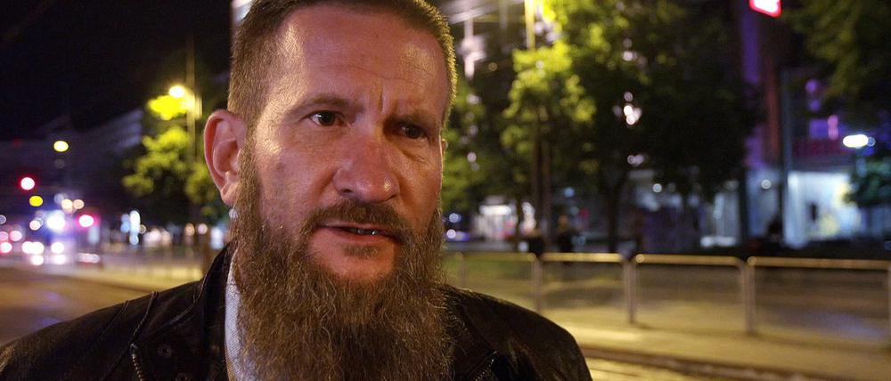 Rechtsextrem, aber immerhin hilfsbereit: Arthur Österle.
