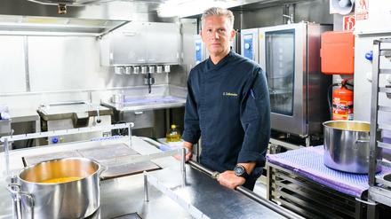 Zum weiteren Proviant von Sven Schnieder gehören eine Tonne Kartoffeln, 1400 Liter Milch und 150 Gläser Nuss-Nougat-Creme.