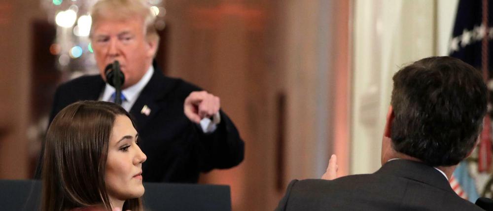 Immer wieder kommt es zu Konfrontationen zwischen Trump und Journalisten wie dem CNN-Korrespondenten Jim Acosta.