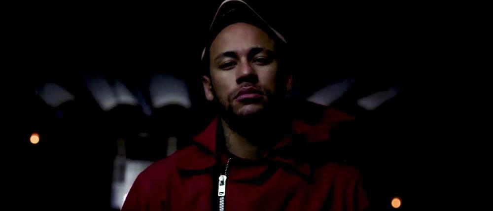 Neymar lüftet die Maske. Der brasilianische Fußball-Star hat einen Gastauftritt in der Netflix-Serie "Haus des Geldes"