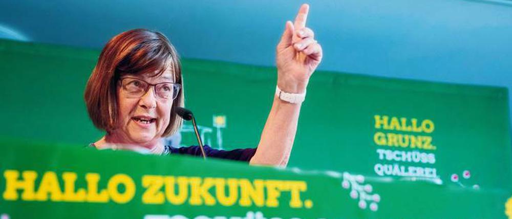 Ursula Nonnemacher will Bahnstrecken reaktivieren und Hebammen stärken.