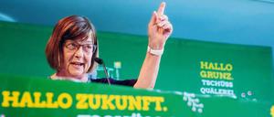 Ursula Nonnemacher will Bahnstrecken reaktivieren und Hebammen stärken. 