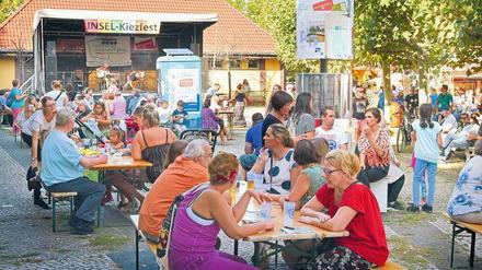 Belebte Nachbarschaft. Die Bewohner der Mierendorff-Insel feiern wie jedes Jahr ein Kiezfest. 