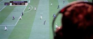 Im E-Sport gibt es mittlerweile zahlreiche offizielle Wettbewerbe, die mehr Zuschauer haben als so manches Fußballspiel.
