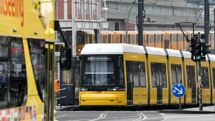 Berlins Linke-Vorsitzende wirbt für mehr Geduld bei der ökologischen Verkehrswende in der Hauptstadt.
