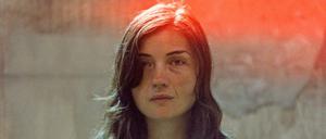 Am Rande der Popmusik. Performerin Liz Harris kämpft als Nivhek gegen die Auflösung des Subjekts.
