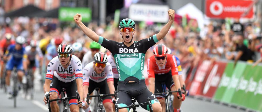 Klarer Sieger. Pascal Ackermann (vorne) gewann in Halberstadt souverän.