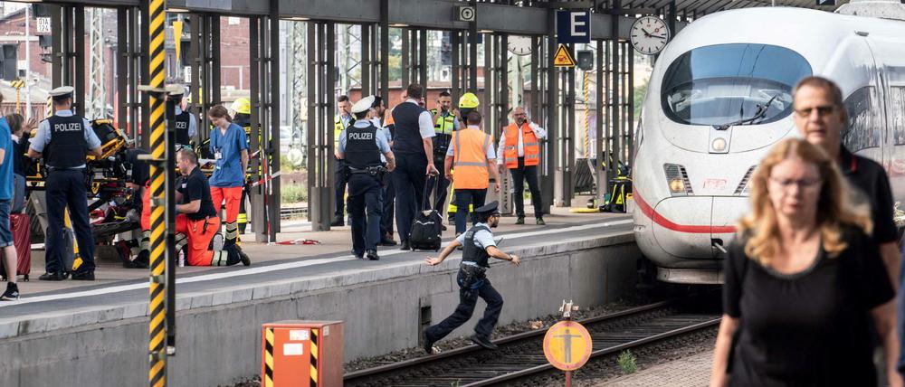 Gleis 7 des Frankfurter Hauptbahnhofs nach der Tat am 29.07.2019 (Archiv)