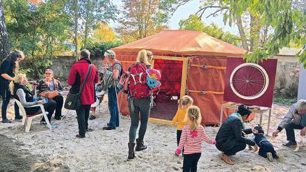 Eine Jurte für alle. Das Angebot des Nachbarschaftszentrums in Französisch-Buchholz ist vielfältig. Auch die Jurte im Garten kann von allen gebucht werden. 