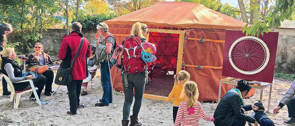 Eine Jurte für alle. Das Angebot des Nachbarschaftszentrums in Französisch-Buchholz ist vielfältig. Auch die Jurte im Garten kann von allen gebucht werden.