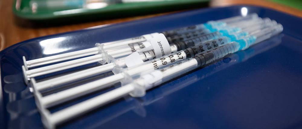 Wichtig ist es, die Menschen von der Wirksamkeit der Impfung zu überzeugen, betont Verhaltensökonomin Katrin Schmelz. 