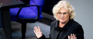 Bundesjustizministerin Christine Lambrecht fordert ein strengeres Waffenrecht.