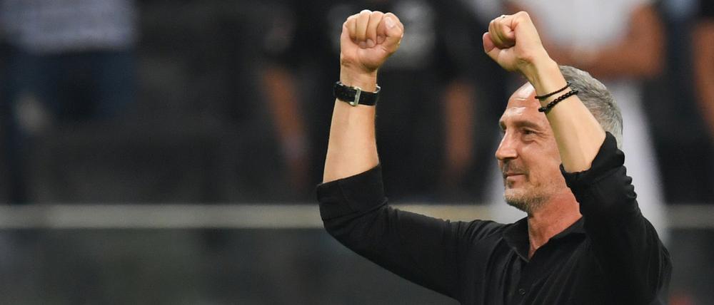 Freudiges Los. Adi Hütter trifft mit Eintracht Frankfurt auf den Vorjahresfinalisten.