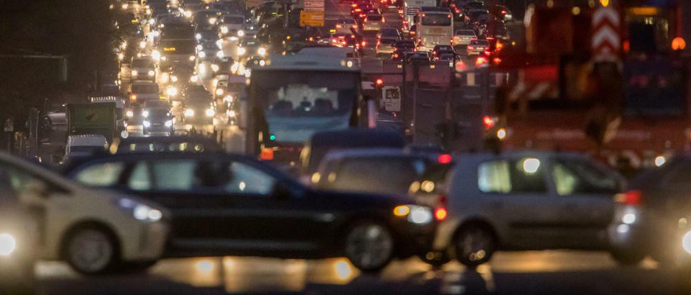 Abendlicher Berufsverkehr in Berlin. 
