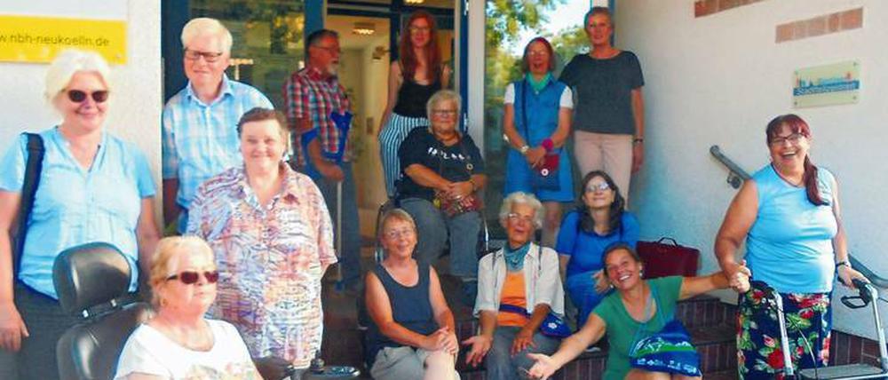 Die barrierefreien Stadtforscher: Alles wird erkundet und in einer Broschüre zusammengestellt.