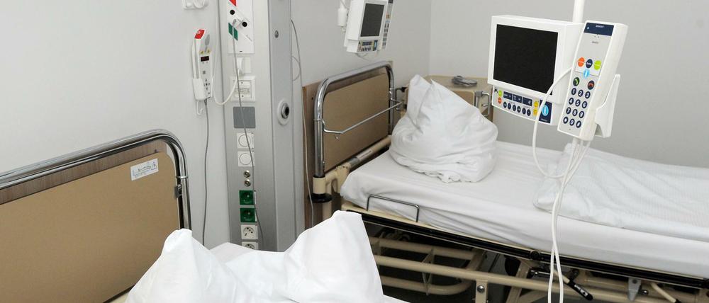 Betten in einem Krankenhaus (Symbolbild).