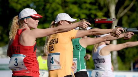 Annika Schleu (links) ist mehrfache deutsche Meisterin. 