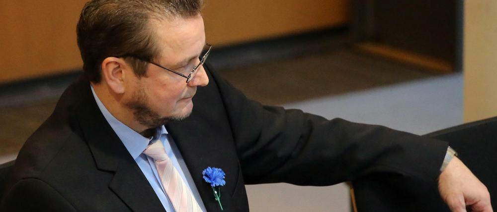 Andreas Wild (AfD) und die Kornblume: Das Verfassungsgericht entscheid nun gegen den Rechtsaußen seiner Partei.