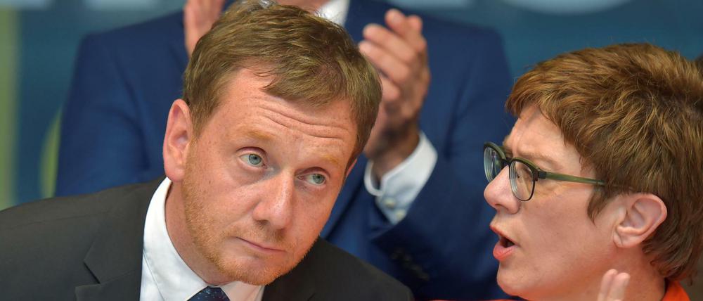 Annegret Kramp-Karrenbauer unterstützt Sachsens Ministerpräsidenten Michael Kretschmer auf den letzten Metern des Landtagswahlkampfes. 