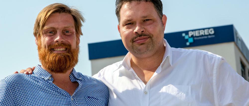 Sebastian Preissler und Sven Regen von der PieReg Druckcenter Berlin GmbH.