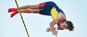 Der Schwede Armand Duplantis gilt mit seinen erst 19 Jahren schon als weltbester Stabhochspringer.