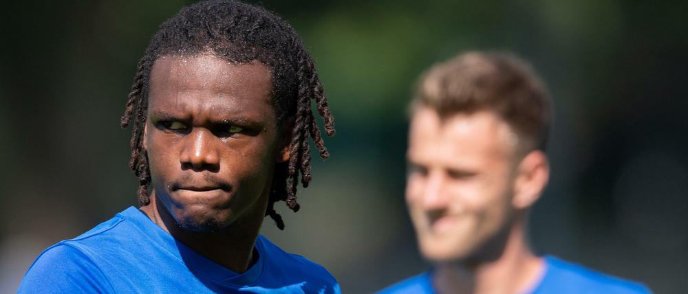 Skeptisch. Dedryck Boyata ist bei Hertha BSC auf dem Weg der Besserung.