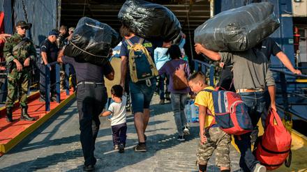 Archivbild: Migranten im Lager von Moria auf Lesbos. 