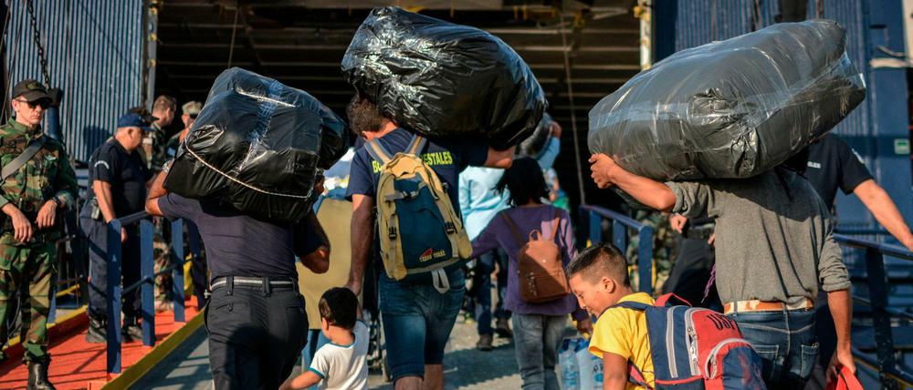 Archivbild: Migranten im Lager von Moria auf Lesbos.