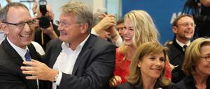 Jörg Urban (li.), Spitzenkandidat der AfD und Bundesvorsitzender Jörg Meuthen auf der Wahlparty iin Dresden.