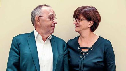 Gefahr für Olaf Scholz. Norbert-Walter Borjans und Saskia Esken haben die Unterstützung großer Teile der Jusos sicher.